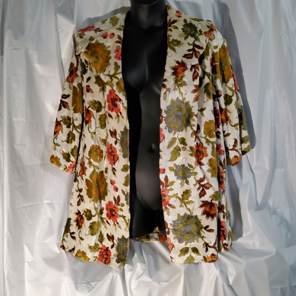 Weldon's Ventura Vintage Floral Shawl Collar Swing Carpet Coat